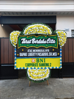 Papan Bunga Duka di Nusa Penida
